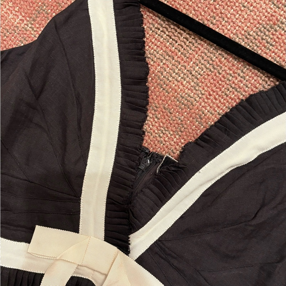 Sea New York Black and Cream V-Neck Pleated Trim Top